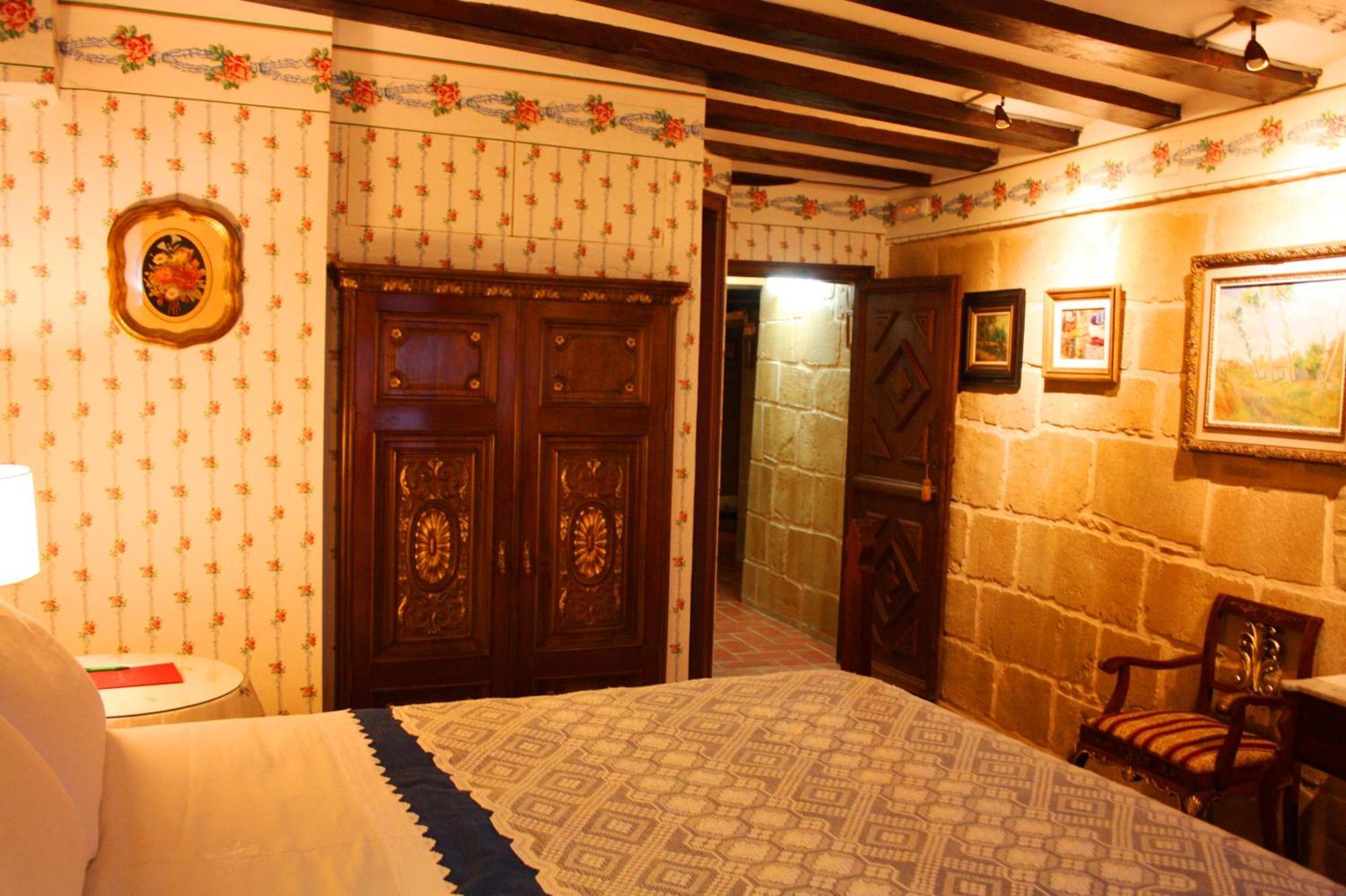 La Casa De Sebastian Pensionat Valderrobres Rum bild